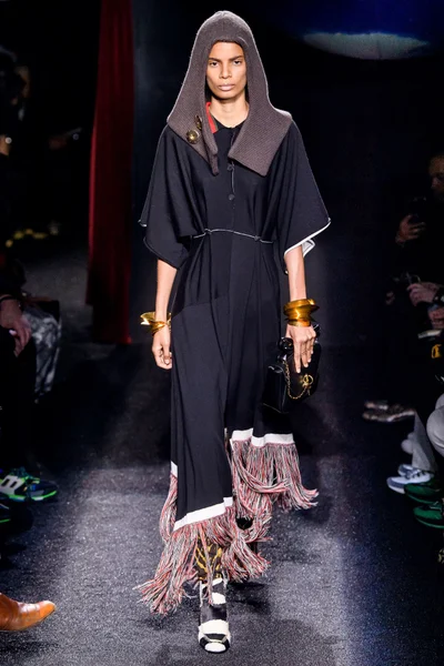 Look 50